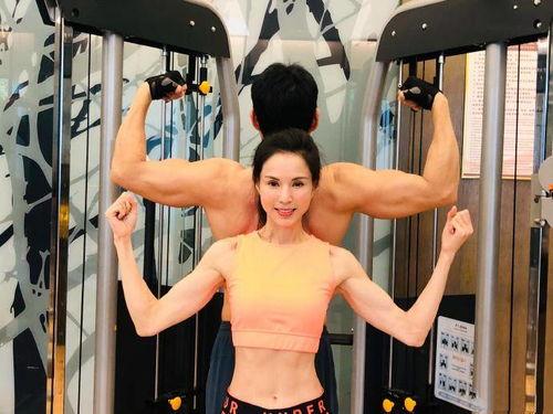 爱健身的明星,塑造完美身材的秘密武器